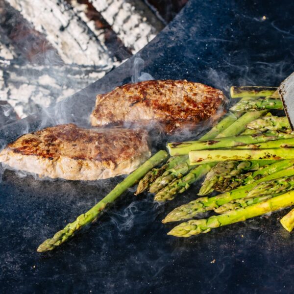 Pistole Hardcore-Food Fleisch und Spargel