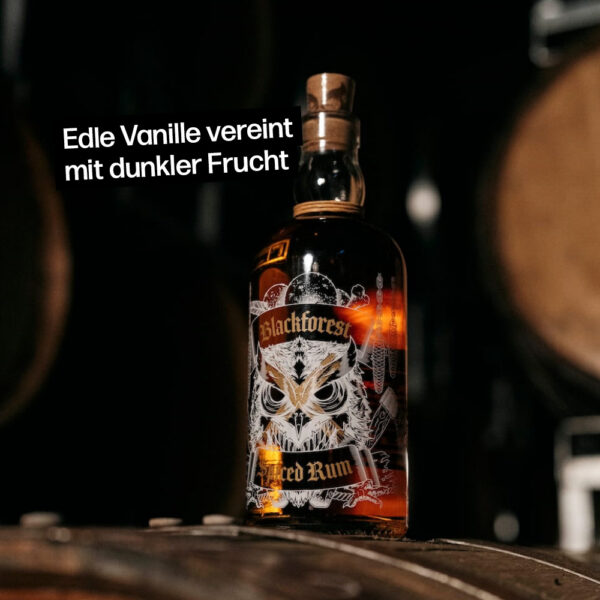 Blackforest Spiced Rum mit edler Vanille, vereint mit dunkler Frucht