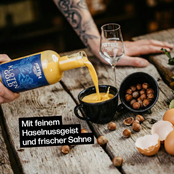 Eierlikör mit Haselnussgeist und frischer Sahne